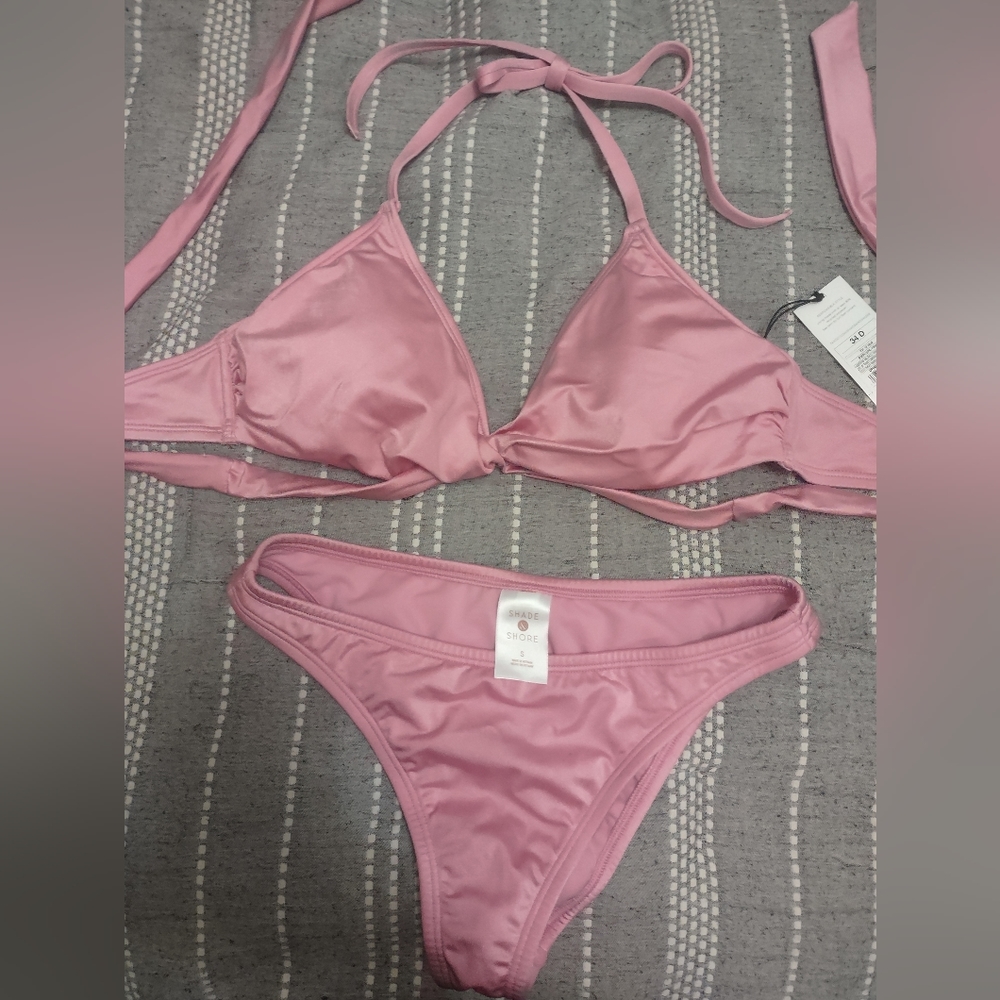 NWT 2 piece bikini in pretty pink top is 34D bottoms small!